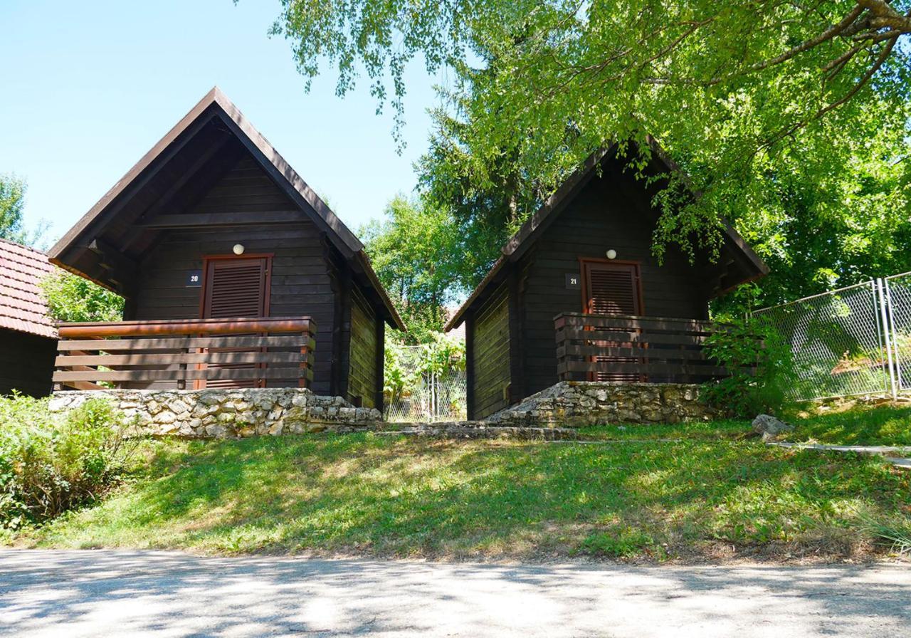 Bungalows Korana - Campsite Korana Seliste Dreznicko Εξωτερικό φωτογραφία